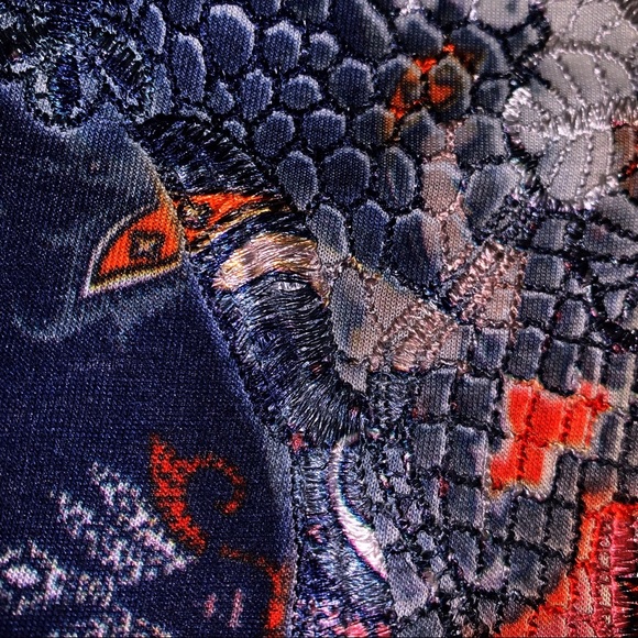 Colorful Retro V-Neck Blouse w/ Geometric Pattern - Picture 4 of 6